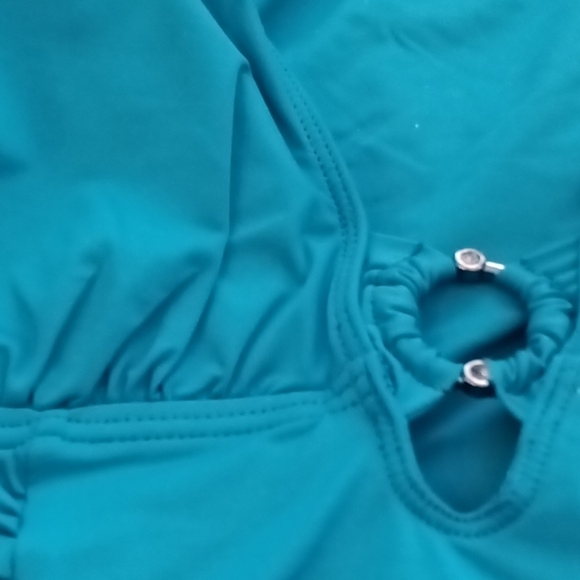 #8❤️ New Tommy Bahama V Neck Halter cup 1 piece bathing suit Tummy control - Picture 13 of 16